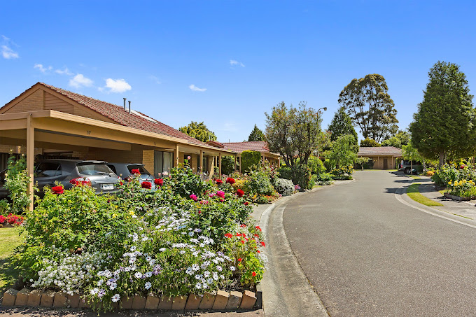 Aveo Roseville - Doncaster East Retirement Village — aged care facility