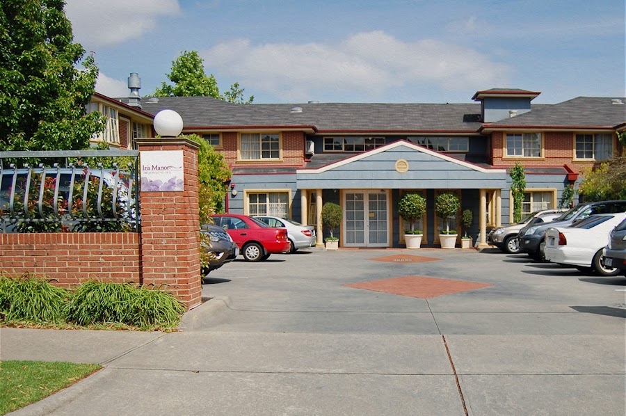 Iris Manor