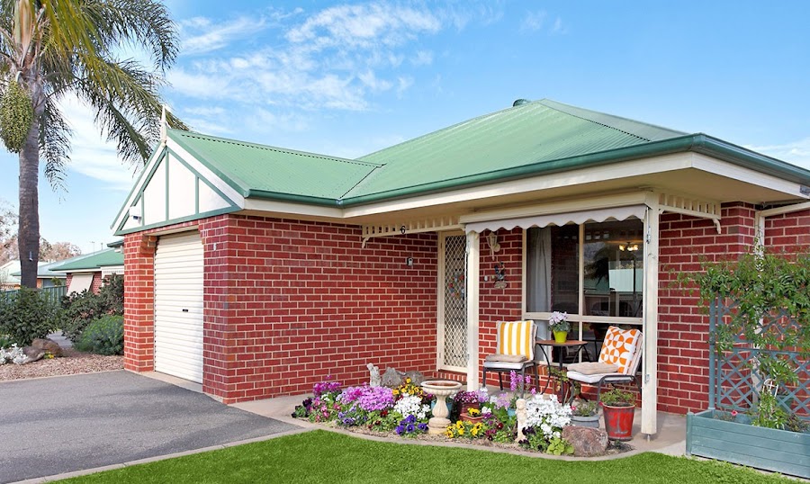 Southern Cross Care Palm Villa Retirement Community